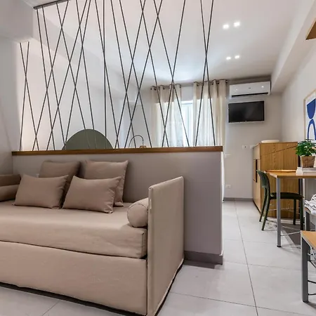 Dafne Speciale, Elegante Con Balcone Apartament Rzym