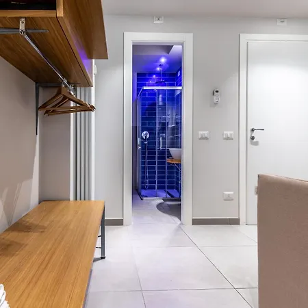 Lägenhet Dafne Speciale, Elegante Con Balcone *